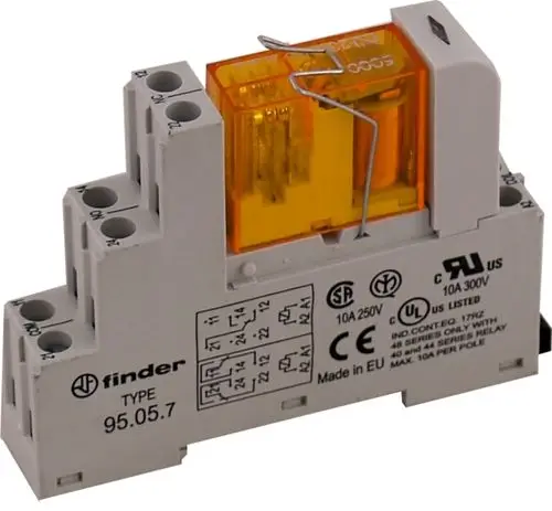 Relais mit orangefarbenem Deckel und 8-poligem Sockel, hergestellt von Wolf, mit Anschlussmöglichkeiten für die Steuerung elektrischer Geräte.
